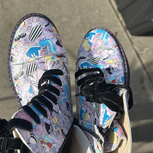 Alice in Wonderland Boots - Picture 5 of 7